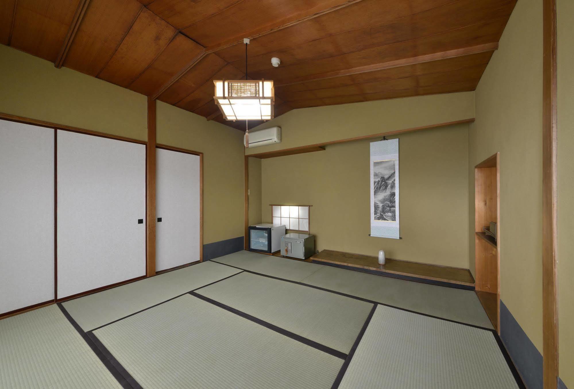 Zen Hostel Яманучи Екстериор снимка